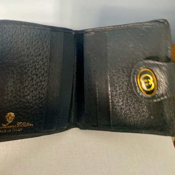 Title: Gucci Blue Wallet with Red Stripe - Picture 5 of 11